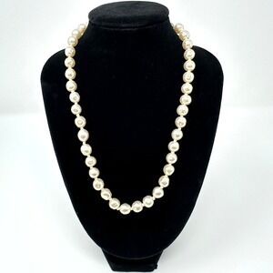 Vintage Marvella Faux Pearl Beaded Necklace Rhinestone Clasp Cream 17"